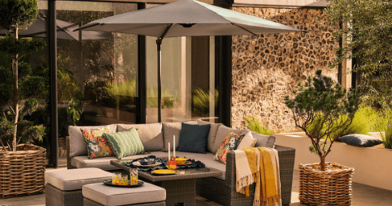 Choosing Outdoor Furniture Cushions and Umbrellas
