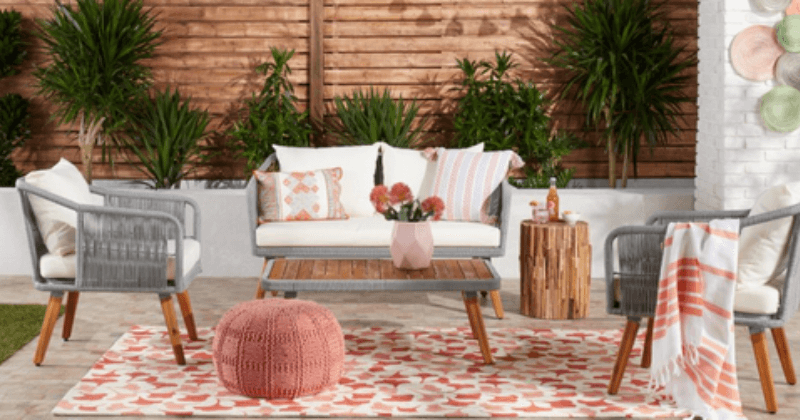 Decorating Outdoor Furniture with Style